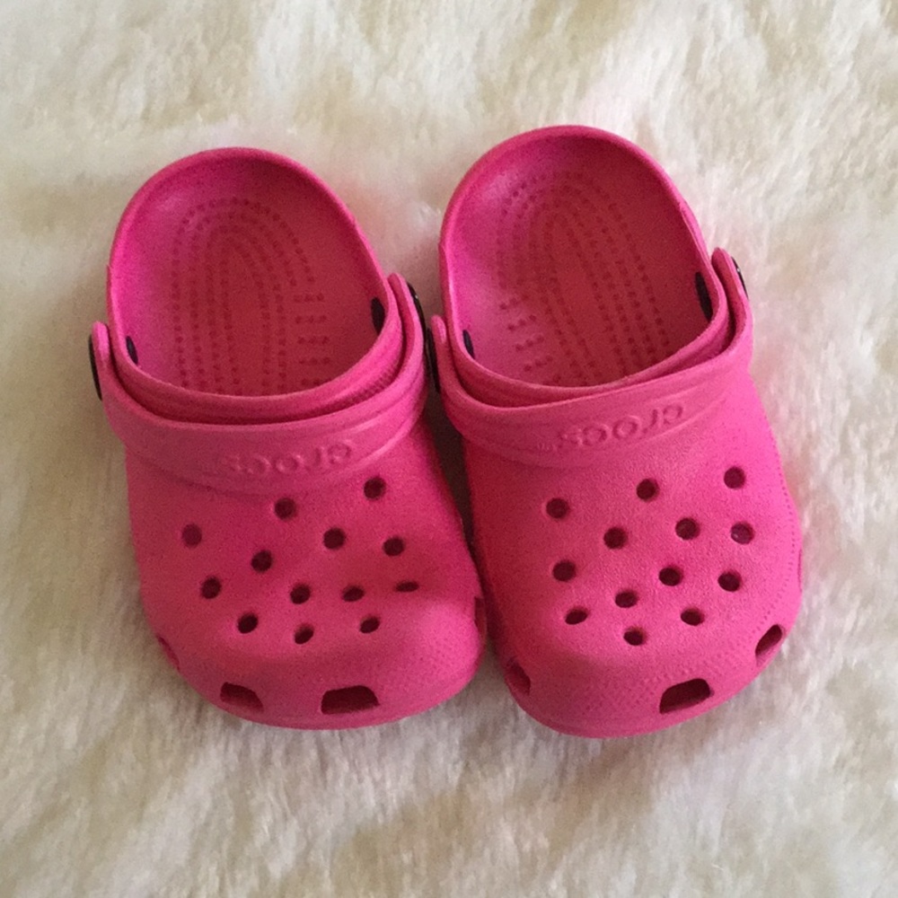 Baby girl pink crocs